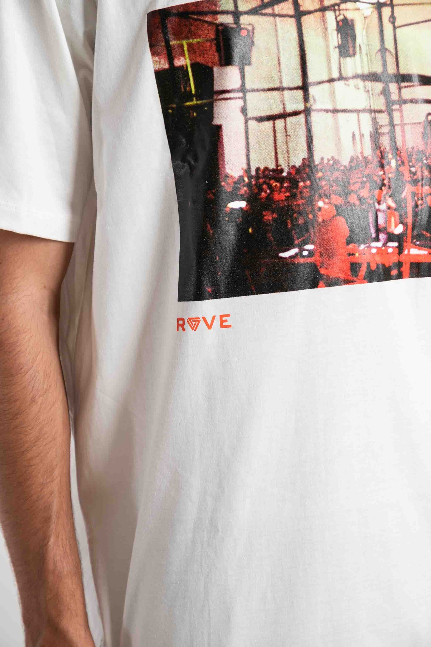 Camiseta "RAVE" off white